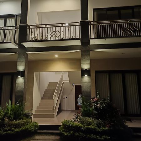 Limun Guesthouse Amlapura Buitenkant foto