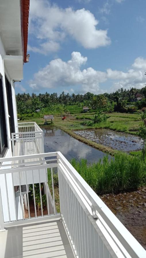 Limun Guesthouse Amlapura Buitenkant foto