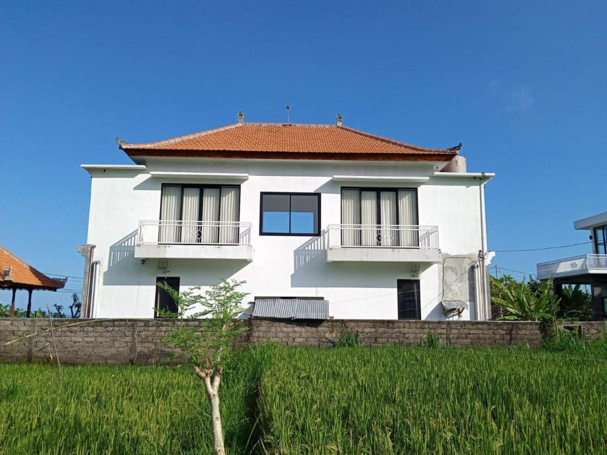 Limun Guesthouse Amlapura Buitenkant foto