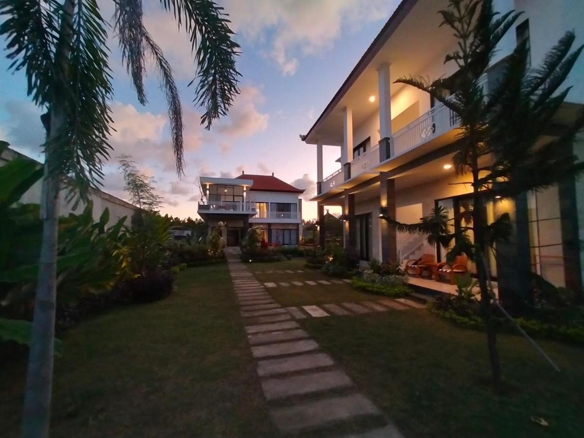 Limun Guesthouse Amlapura Buitenkant foto