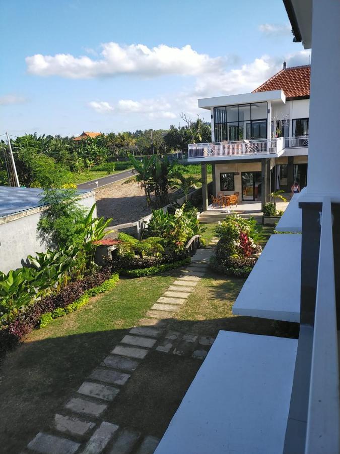 Limun Guesthouse Amlapura Buitenkant foto