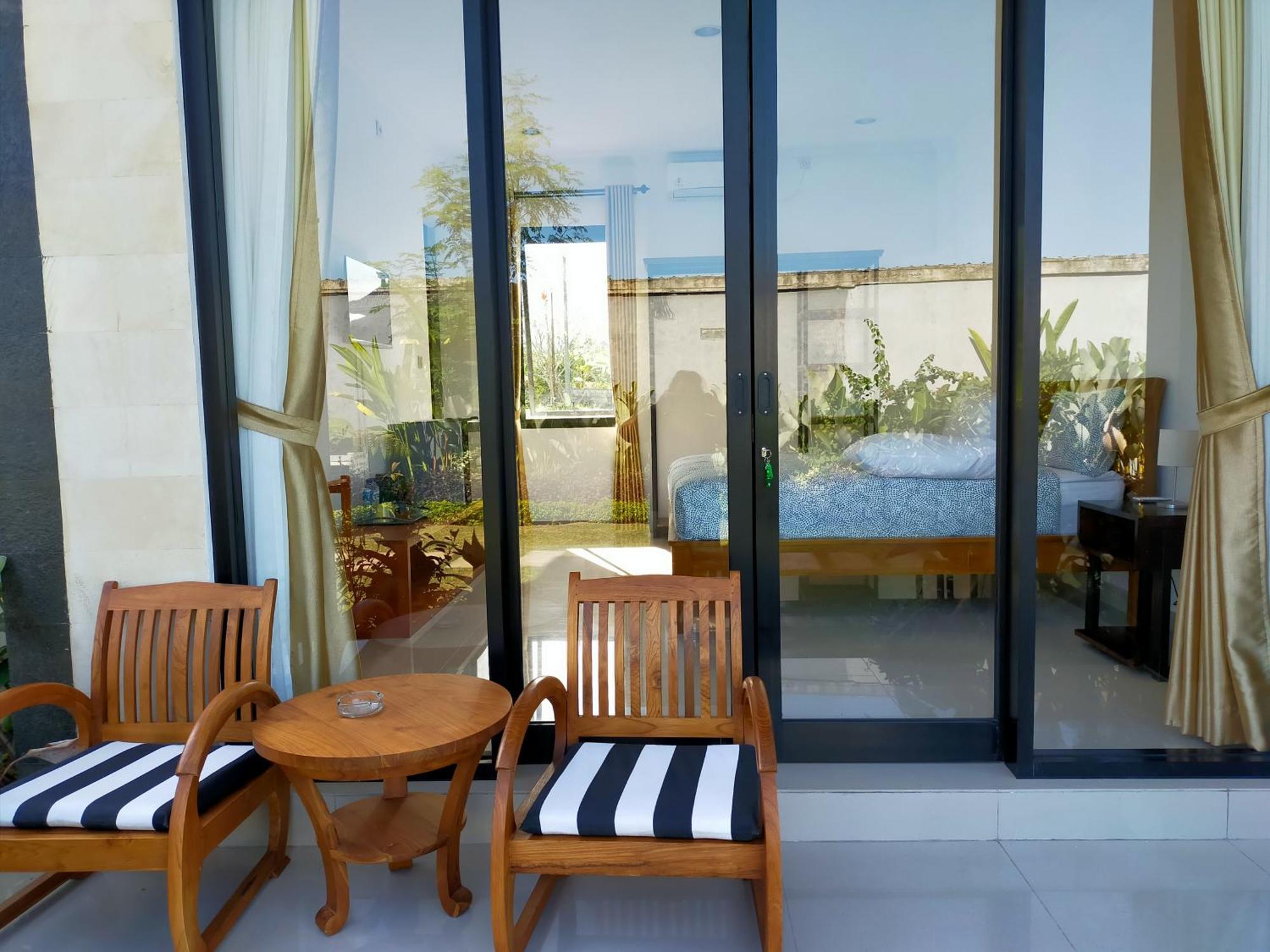 Limun Guesthouse Amlapura Buitenkant foto