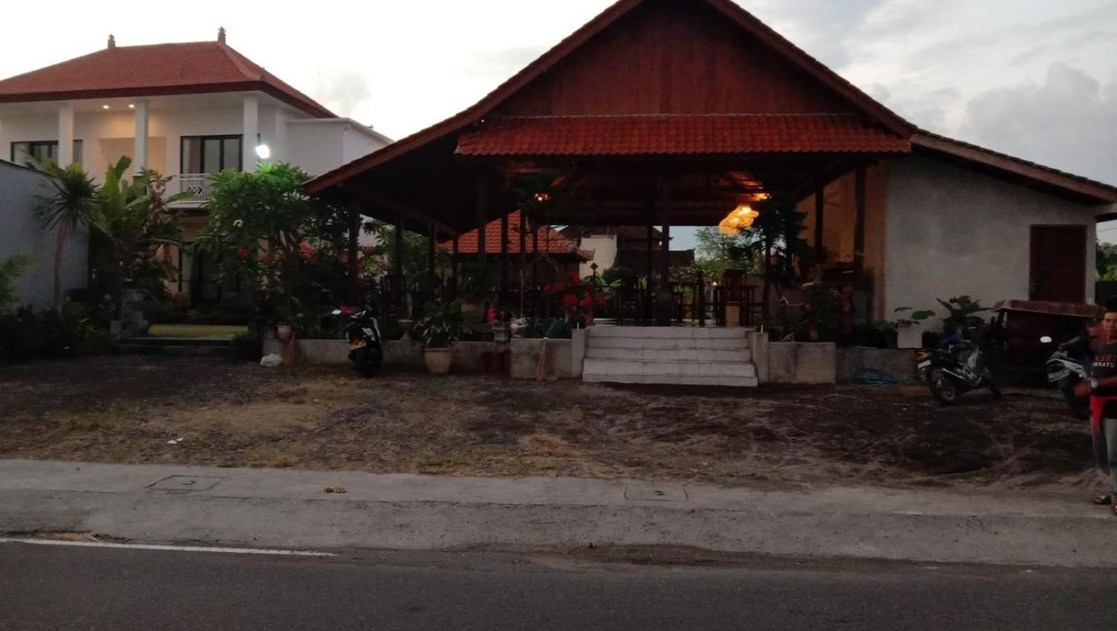 Limun Guesthouse Amlapura Buitenkant foto