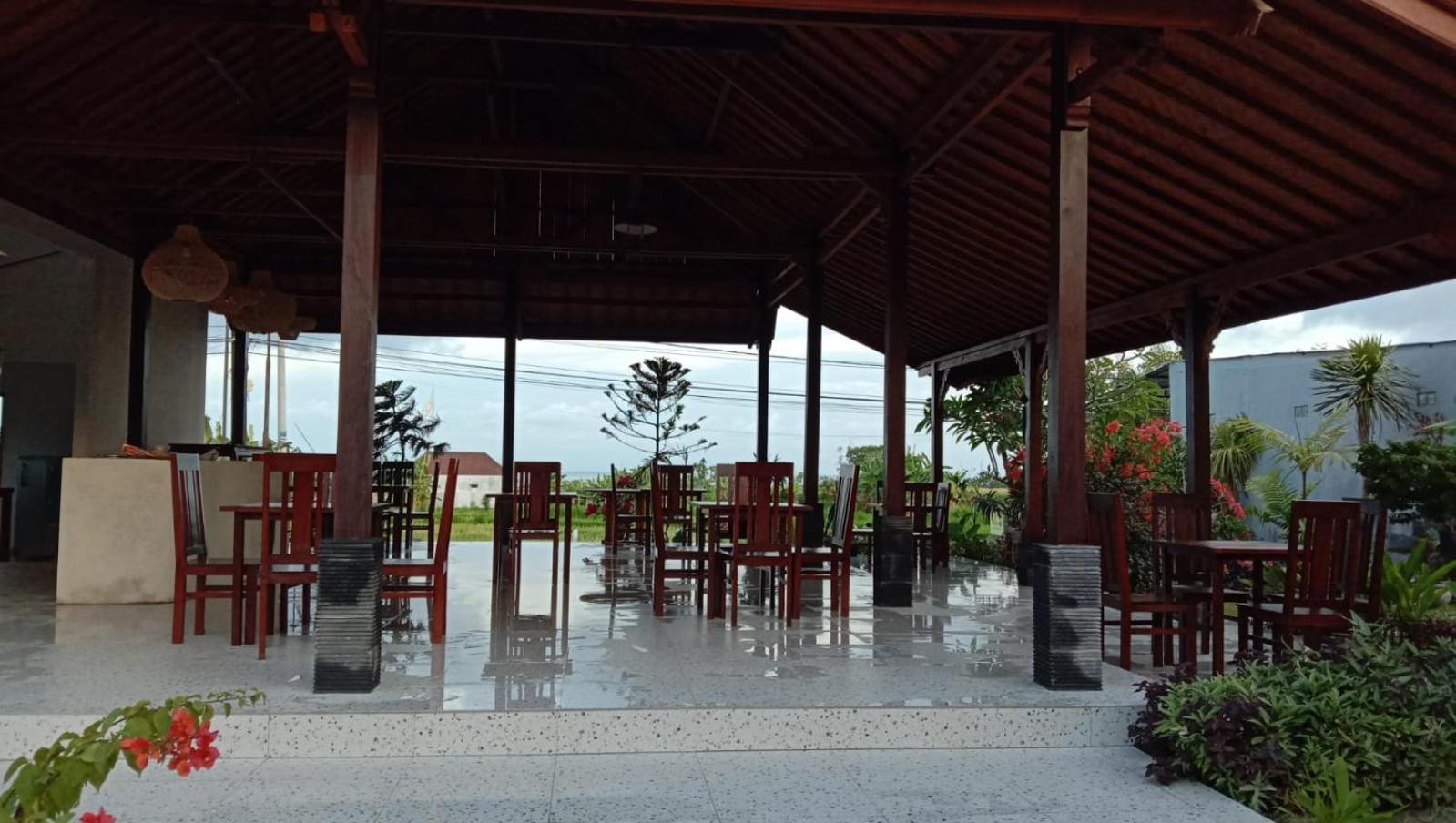 Limun Guesthouse Amlapura Buitenkant foto