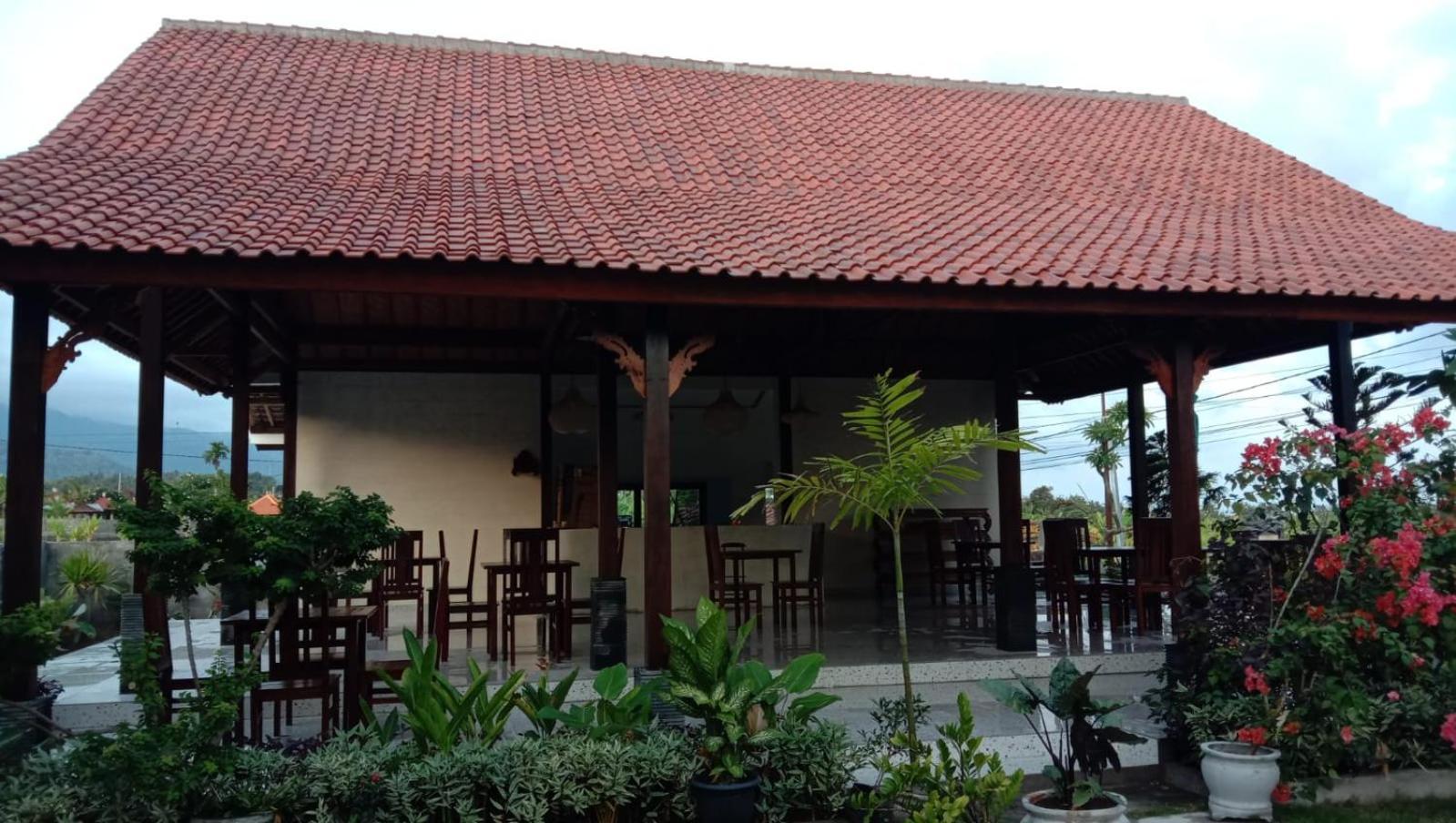 Limun Guesthouse Amlapura Buitenkant foto