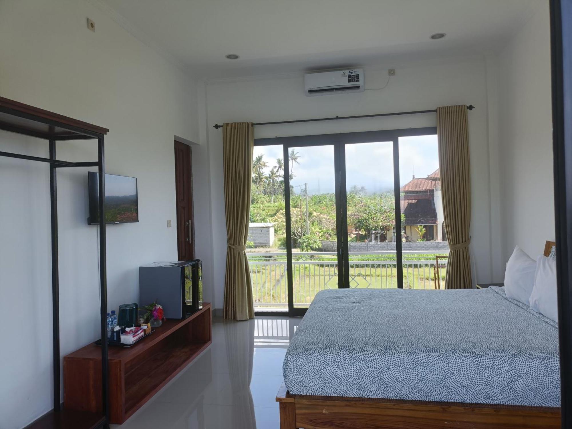Limun Guesthouse Amlapura Buitenkant foto